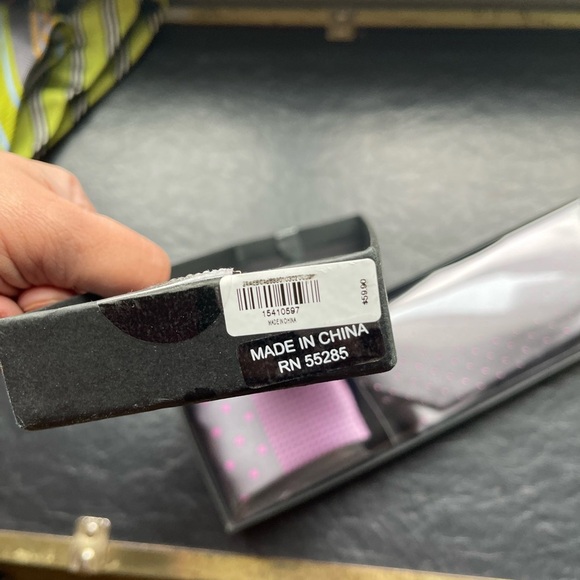 Express Grey Pink Tie NWT and Box - Picture 4 of 4